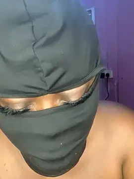 Snapshot of sweet1111 chatting on December 2024 06:21:01 PM sweet1111 online show from December 2024 06:21:01 PM