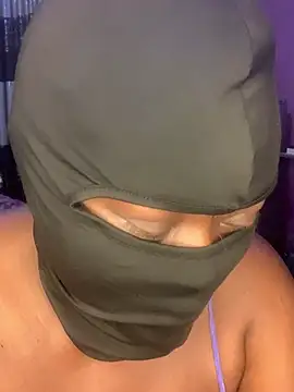 Snapshot of sweet1111 chatting on December 2024 11:18:01 PM sweet1111 online show from December 2024 11:18:01 PM