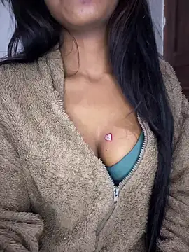 Snapshot of PARI_Hun chatting on December 2024 12:01:01 PM PARI Hun online show from December 2024 12:01:01 PM