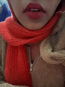 Snapshot of PARI_Hun chatting on December 2024 06:52:02 PM PARI Hun online show from December 2024 06:52:02 PM