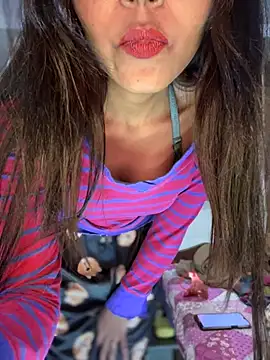 Snapshot of PARI_Hun chatting on December 2024 04:37:01 PM PARI Hun online show from December 2024 04:37:01 PM