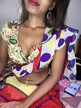 Snapshot of PARI_Hun chatting on December 2024 07:11:02 PM PARI Hun online show from December 2024 07:11:02 PM