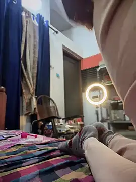 Snapshot of PARI_Hun chatting on January 2025 03:18:02 AM PARI Hun online show from January 2025 03:18:02 AM