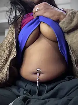 Snapshot of PARI_Hun chatting on January 2025 11:35:01 PM PARI Hun online show from January 2025 11:35:01 PM