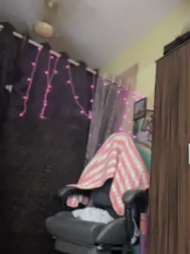 Snapshot of PARI_Hun chatting on January 2025 08:47:01 AM PARI Hun online show from January 2025 08:47:01 AM