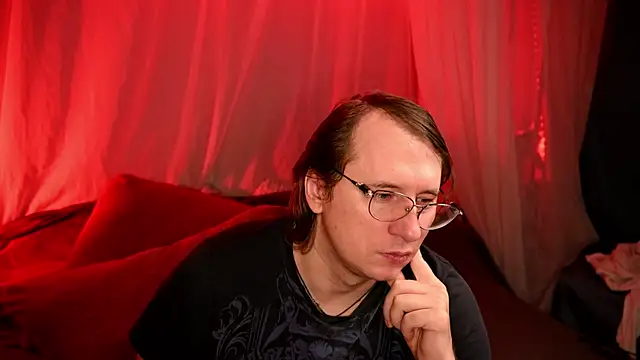 Claudia and elon  online show from October 2025 04:56:01 AM