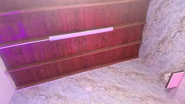 jones maddy  online show from October 2025 12:06:02 PM