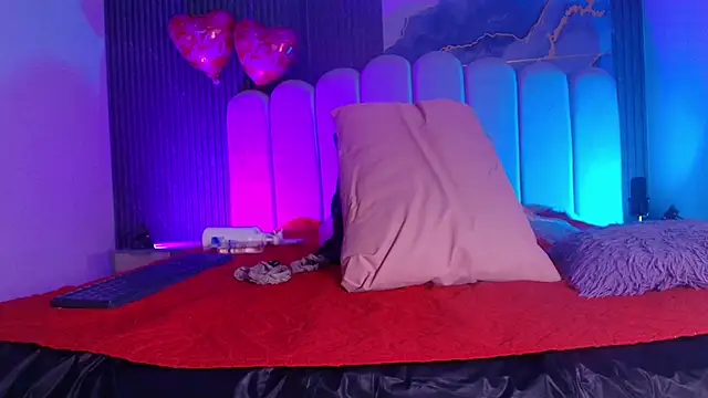 jones maddy  online show from February 2026 11:53:01 AM