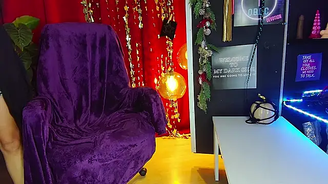 Snapshot of iammistress chatting on December 2024 05:51:02 PM iammistress online show from December 2024 05:51:02 PM