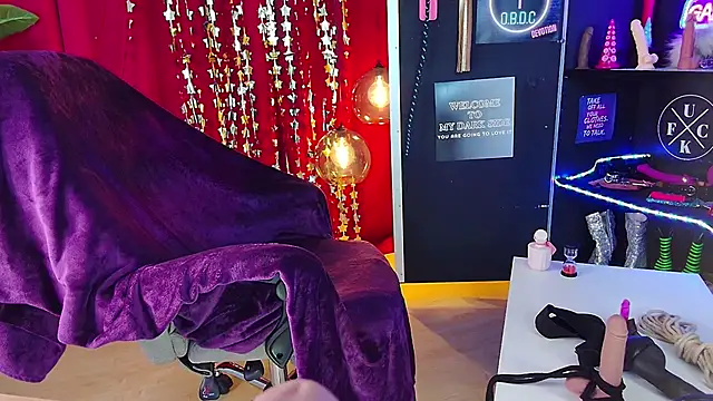 Snapshot of iammistress chatting on January 2025 02:14:01 PM iammistress online show from January 2025 02:14:01 PM