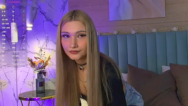 CarolReeves online show from March 2025 09:06:01 AM