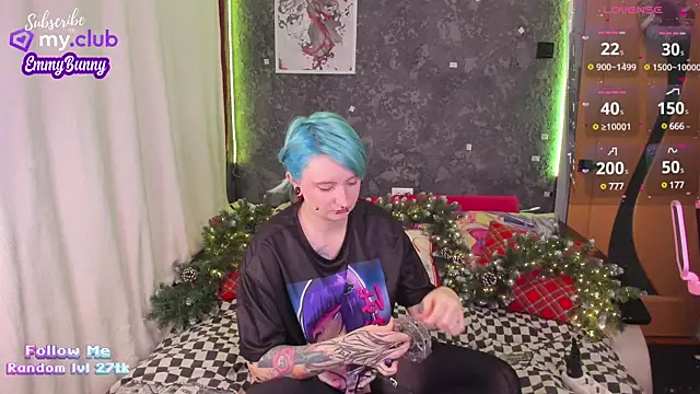 Snapshot of EmmyBunny chatting on December 2024 04:42:01 PM EmmyBunny online show from December 2024 04:42:01 PM