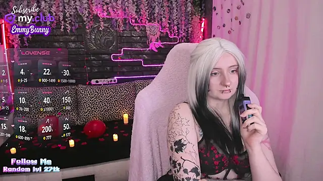 Snapshot of EmmyBunny chatting on February 2025 04:39:02 PM EmmyBunny online show from February 2025 04:39:02 PM