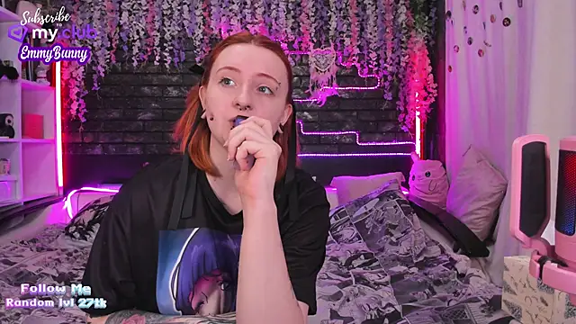 Snapshot of EmmyBunny chatting on February 2025 03:32:02 PM EmmyBunny online show from February 2025 03:32:02 PM