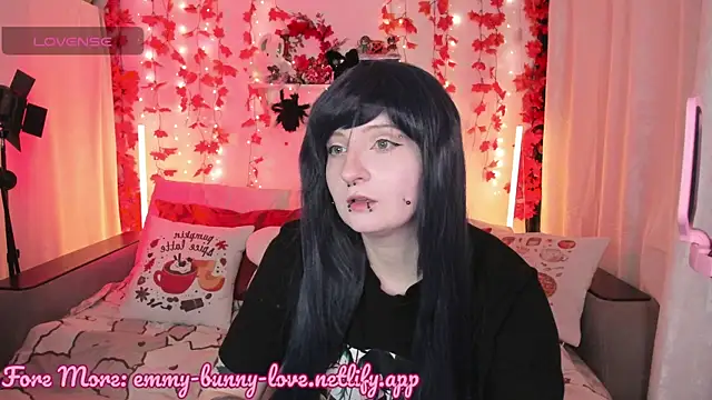 Snapshot of EmmyBunny chatting on September 2025 03:27:02 PM EmmyBunny online show from September 2025 03:27:02 PM