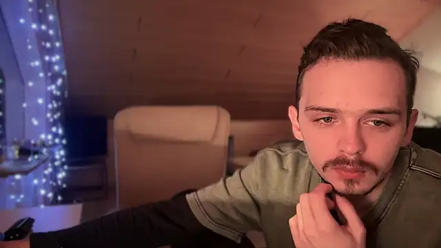 Snapshot of naked_psy chatting on January 2025 04:00:01 AM naked psy online show from January 2025 04:00:01 AM