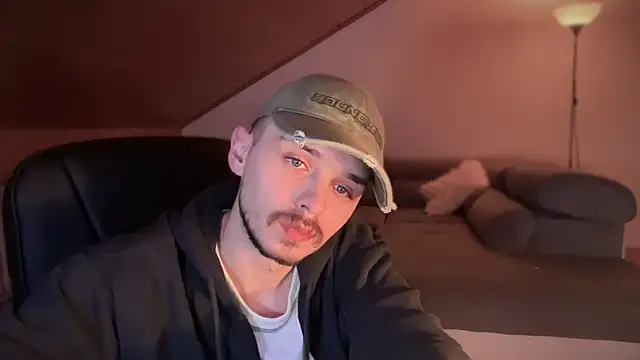 Snapshot of naked_psy chatting on February 2025 03:33:01 AM naked psy online show from February 2025 03:33:01 AM