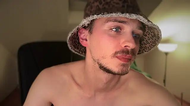 Snapshot of naked_psy chatting on March 2025 10:34:02 PM naked psy online show from March 2025 10:34:02 PM