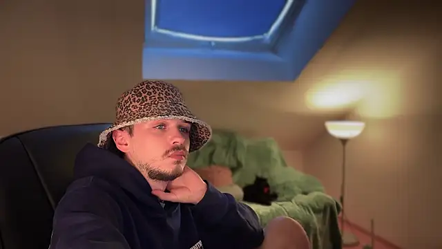 Snapshot of naked_psy chatting on March 2025 09:03:02 AM naked psy online show from March 2025 09:03:02 AM