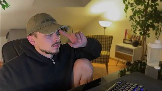 Snapshot of naked_psy chatting on December 2025 01:11:02 AM naked psy online show from December 2025 01:11:02 AM