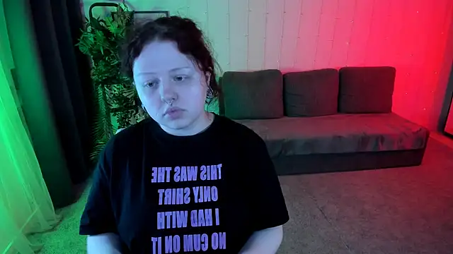 Snapshot of bitchofsun_ chatting on January 2025 02:24:02 PM bitchofsun online show from January 2025 02:24:02 PM