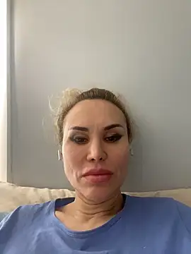 Radmila Queen  online show from May 2026 05:20:02 PM