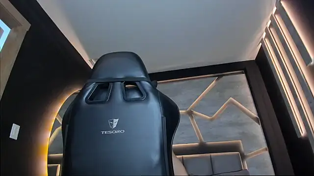 alexgiraldo  online show from January 2025 02:21:01 PM