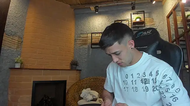 alexgiraldo  online show from February 2025 07:22:02 PM