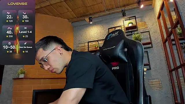 alexgiraldo  online show from February 2025 02:23:02 PM