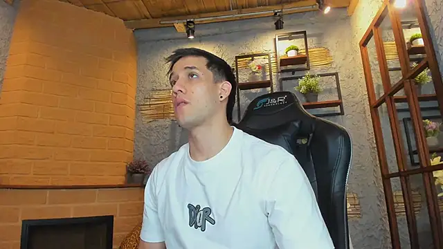 alexgiraldo  online show from March 2025 11:56:01 AM