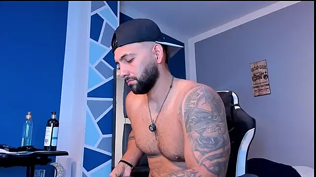 Snapshot of alex_oficial chatting on July 2026 06:09:01 AM alex oficial online show from July 2026 06:09:01 AM
