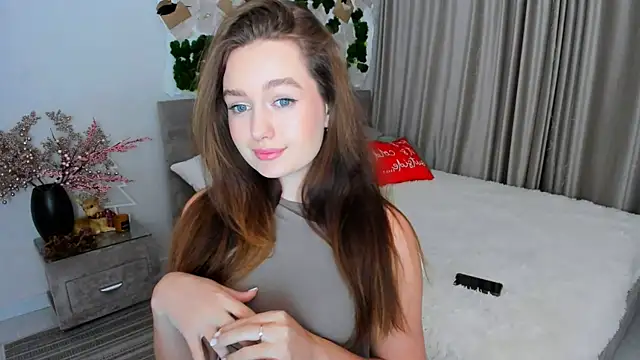MiracleCurly online show from January 2025 04:25:02 PM