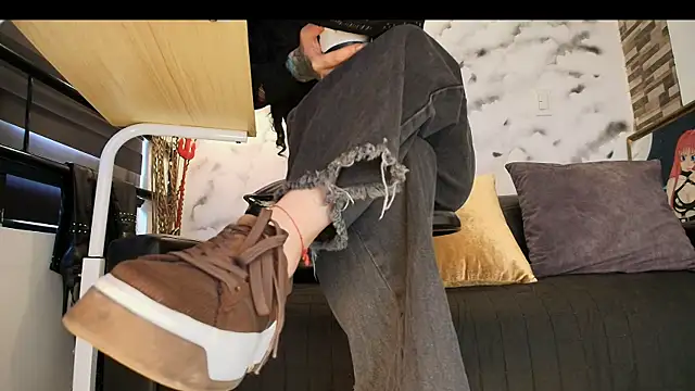 Sophie LittleS online show from February 2026 12:15:01 PM