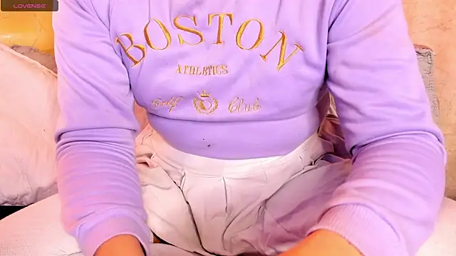 Snapshot of Satuurn_ chatting on January 2025 02:11:01 PM Satuurn online show from January 2025 02:11:01 PM