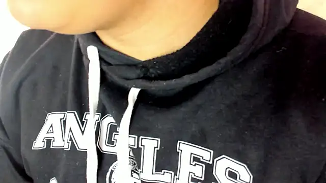 Snapshot of Satuurn_ chatting on January 2025 03:00:01 PM Satuurn online show from January 2025 03:00:01 PM