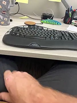 Snapshot of Bigbi6foot5 chatting on October 2025 07:14:01 PM Bigbi6foot5 online show from October 2025 07:14:01 PM