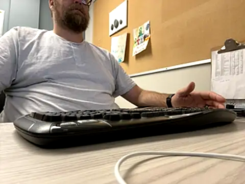 Snapshot of Bigbi6foot5 chatting on November 2025 12:28:01 PM Bigbi6foot5 online show from November 2025 12:28:01 PM