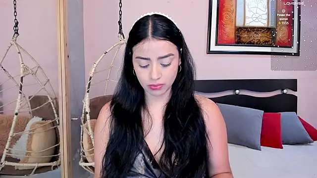 Paula Desousa online show from November 2025 07:37:01 PM