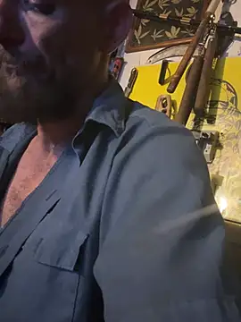 Snapshot of 420rickie420 chatting on March 2025 02:05:01 AM 420rickie420 online show from March 2025 02:05:01 AM