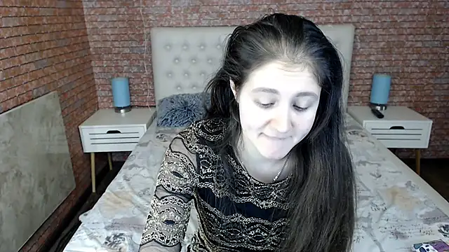 Holliy Cooper online show from January 2025 01:24:01 PM