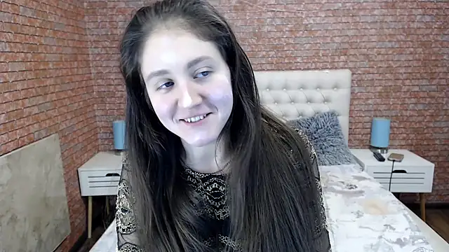 Holliy Cooper online show from January 2025 06:09:02 AM