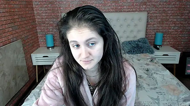 Holliy Cooper online show from January 2025 10:21:02 AM