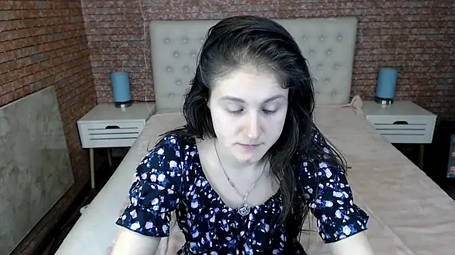 Holliy Cooper online show from January 2025 03:22:02 PM