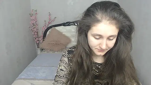 Holliy Cooper online show from March 2025 09:38:01 AM