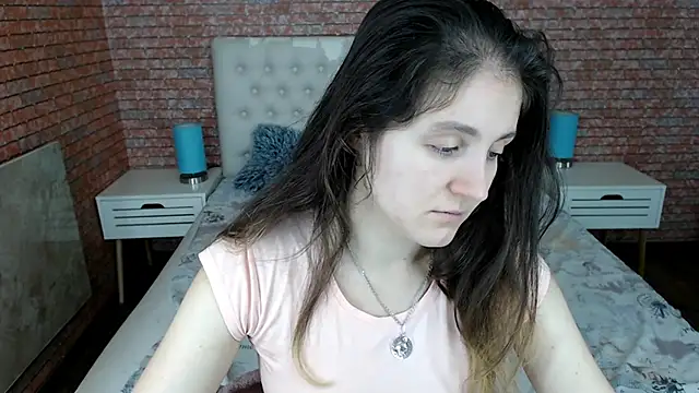 Holliy Cooper online show from November 2025 08:24:01 AM