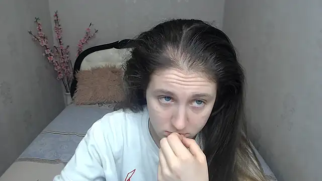 Holliy Cooper online show from February 2026 09:04:02 AM