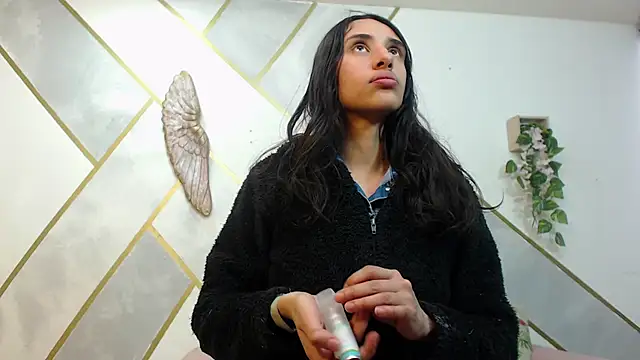 RoxanaCyrano  online show from November 2025 07:25:01 PM