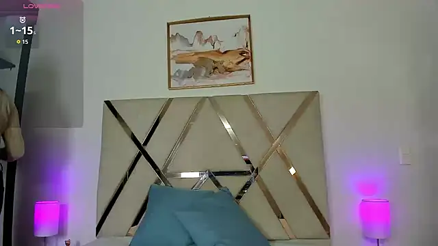 carolynne18 online show from October 2025 12:36:01 PM