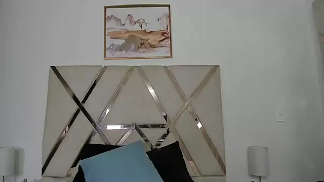 carolynne18 online show from October 2025 12:15:01 PM