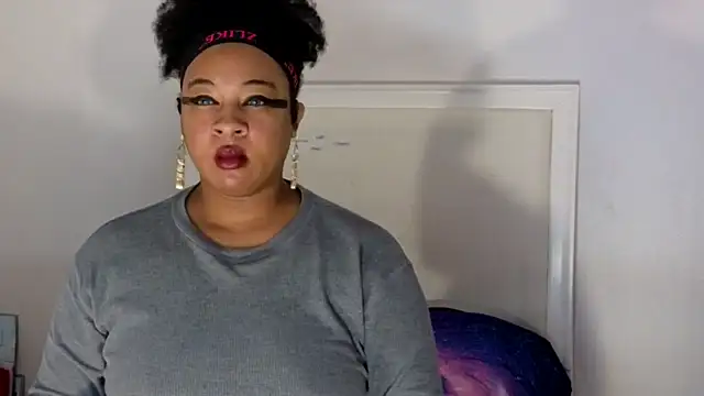 Snapshot of temptressbeauty24 chatting on December 2024 04:59:01 AM temptressbeauty24 online show from December 2024 04:59:01 AM
